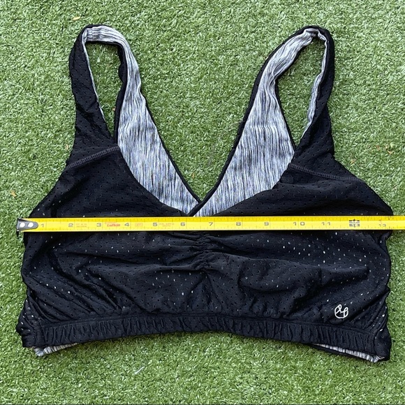 Maaji Twist Impact Reversible Sports Bra Black Gray Large Preowned activewear - Picture 7 of 8